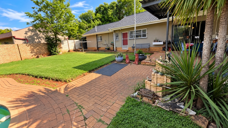 3 Bedroom Property for Sale in Flamwood North West